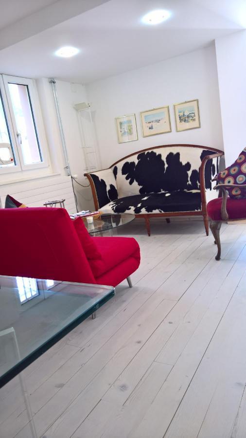مبيت وإفطار Vully-les-Lacs Swiss Borzoi House المظهر الخارجي الصورة