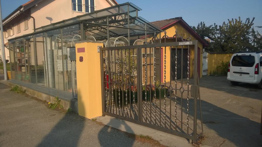 مبيت وإفطار Vully-les-Lacs Swiss Borzoi House المظهر الخارجي الصورة